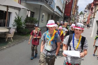 dd73f_c22eb_FabianundseinewildenHhner_074ae.jpg